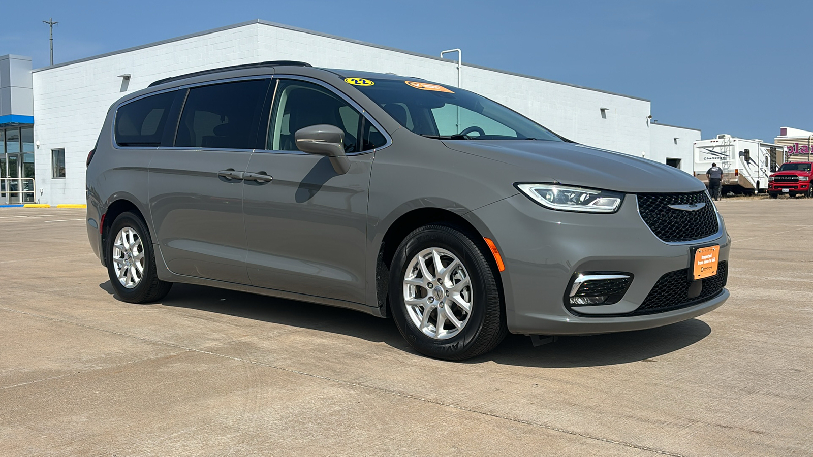 2022 Chrysler Pacifica Touring L 2