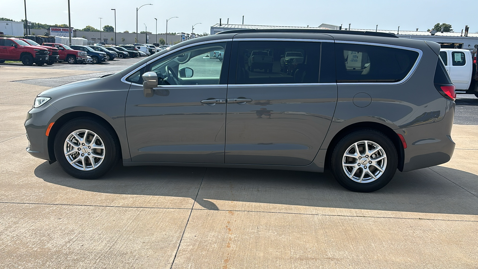 2022 Chrysler Pacifica Touring L 5