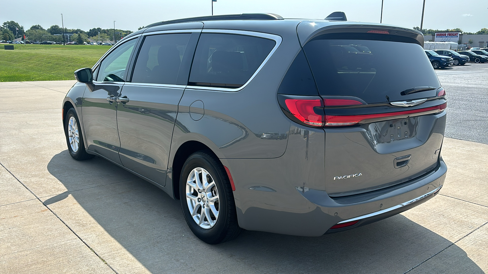 2022 Chrysler Pacifica Touring L 6