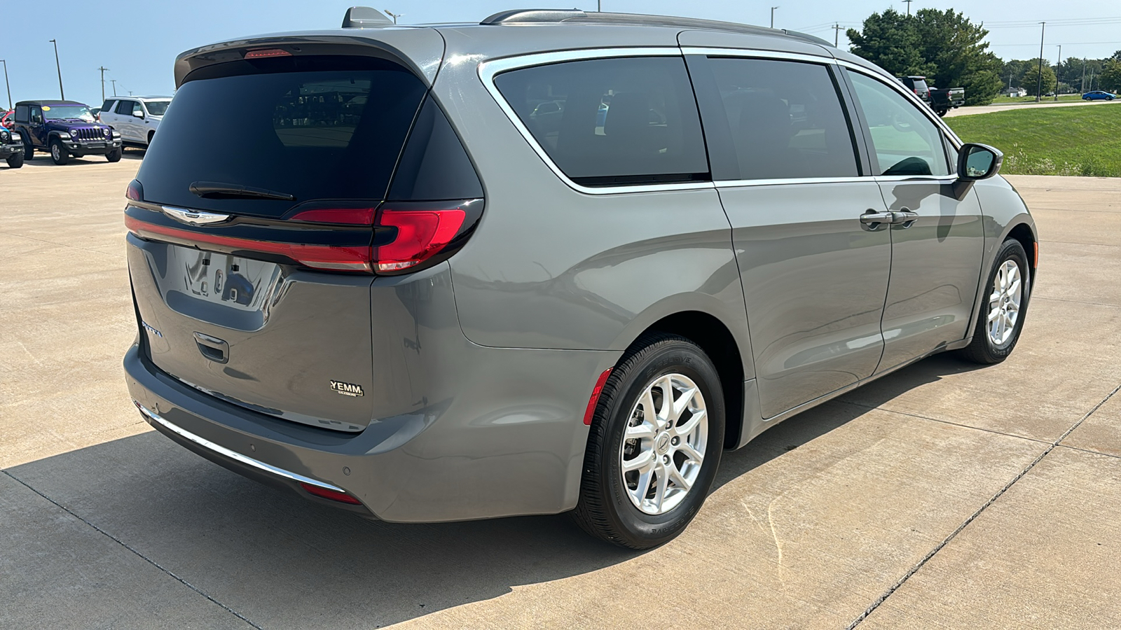 2022 Chrysler Pacifica Touring L 8