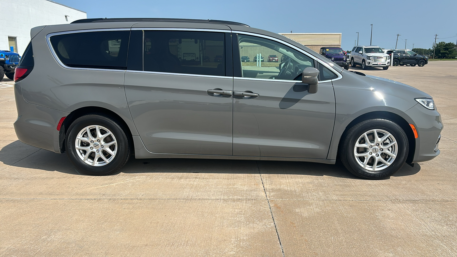 2022 Chrysler Pacifica Touring L 9