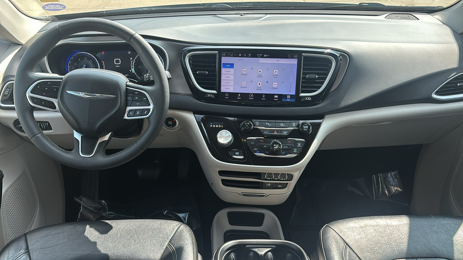 2022 Chrysler Pacifica Touring L 11