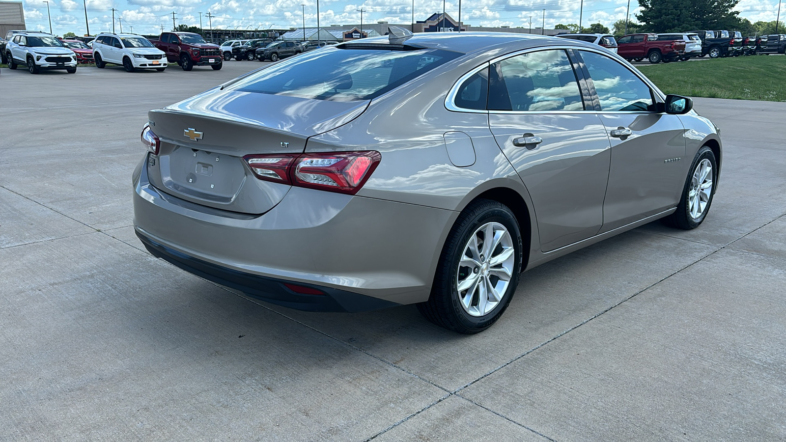 2022 Chevrolet Malibu LT 8