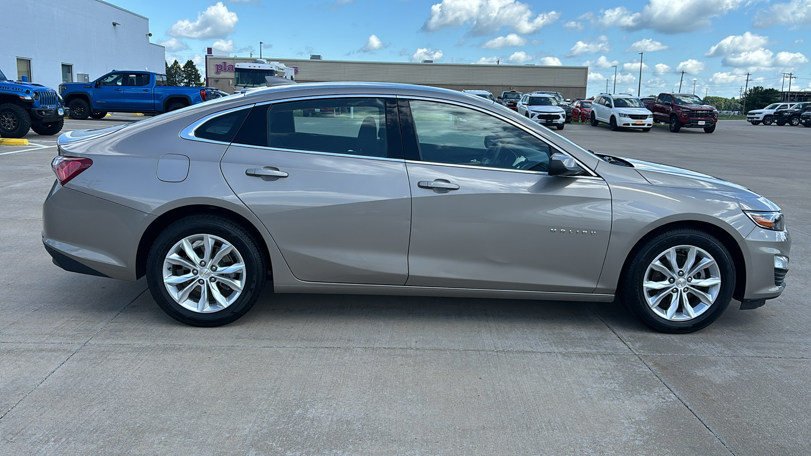 2022 Chevrolet Malibu LT 9