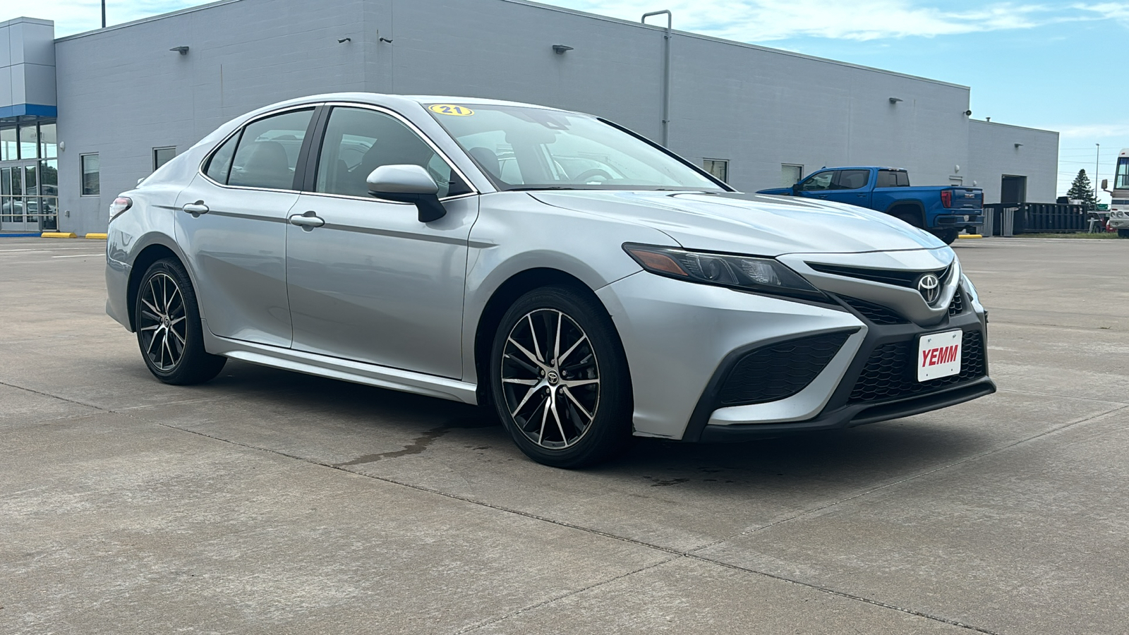 2021 Toyota Camry SE 2