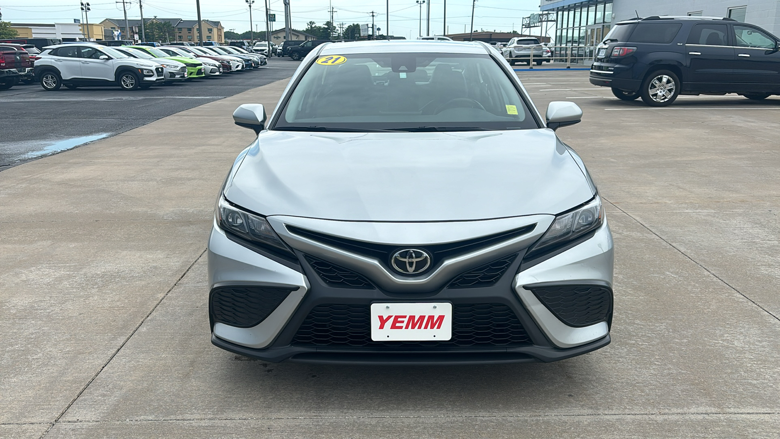 2021 Toyota Camry SE 3