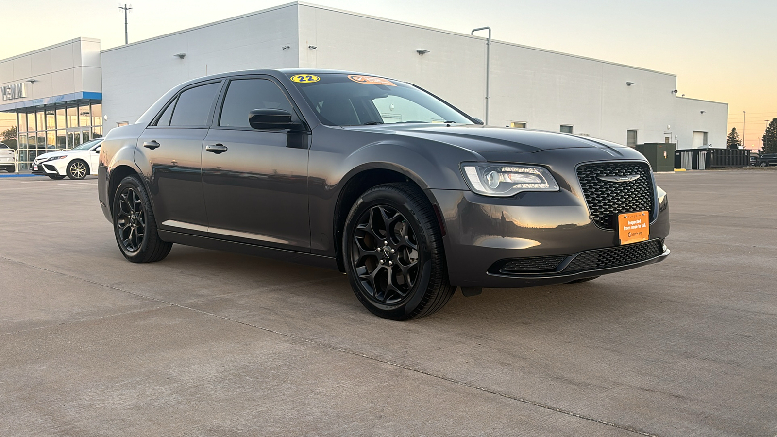 2022 Chrysler 300 Touring 2