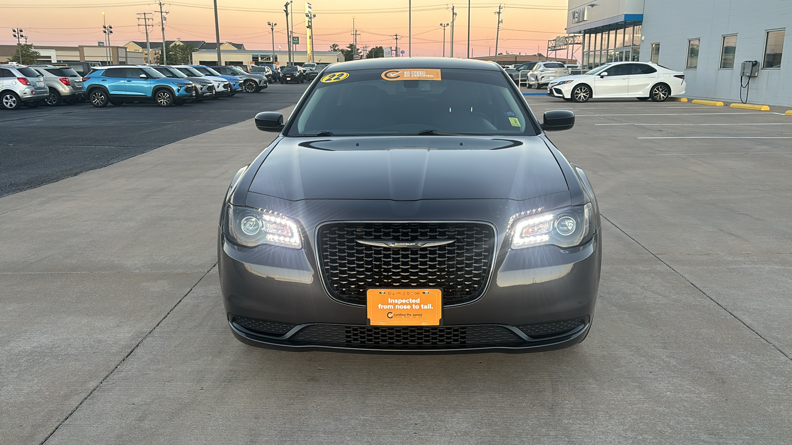 2022 Chrysler 300 Touring 3