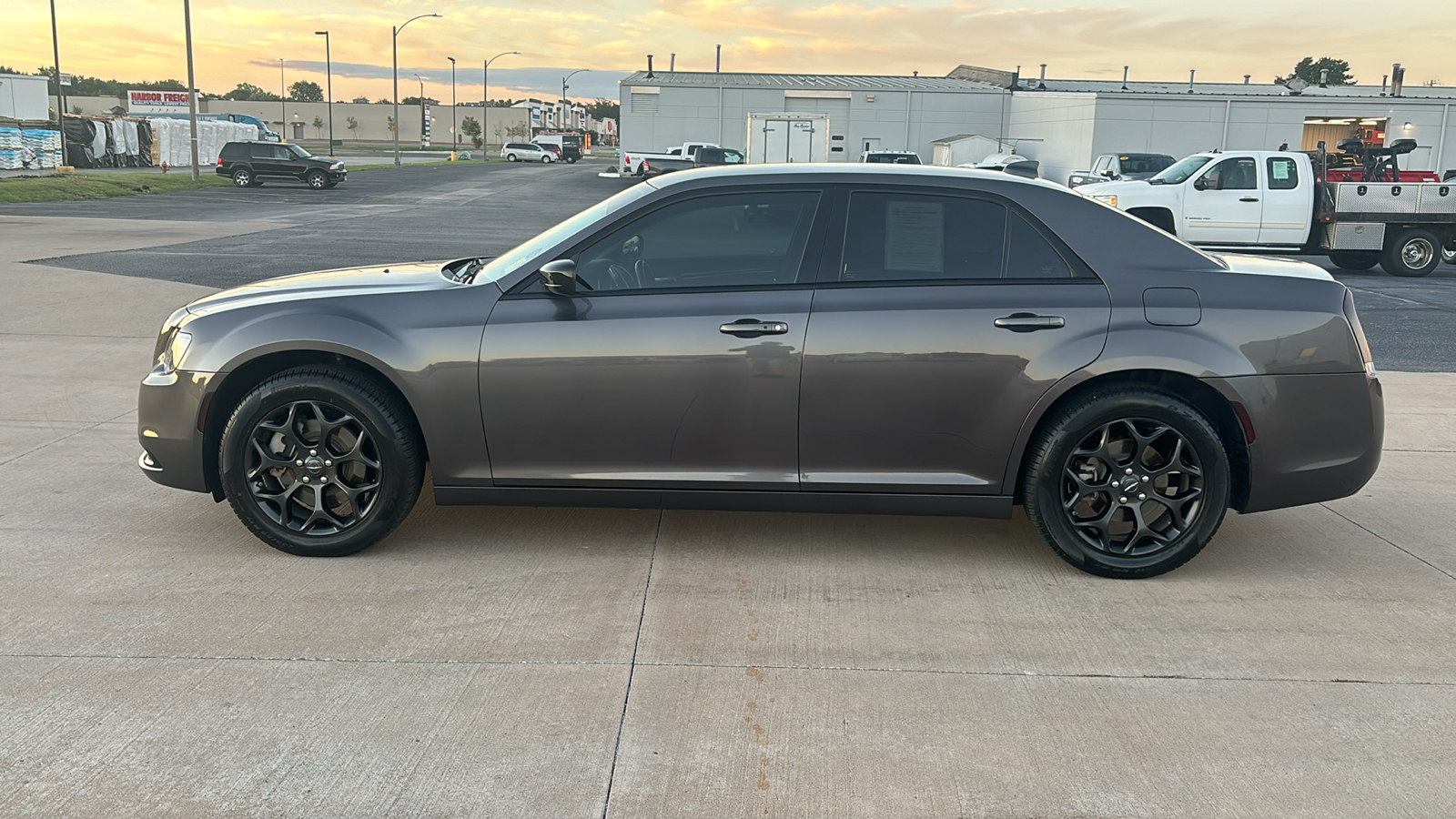 2022 Chrysler 300 Touring 5