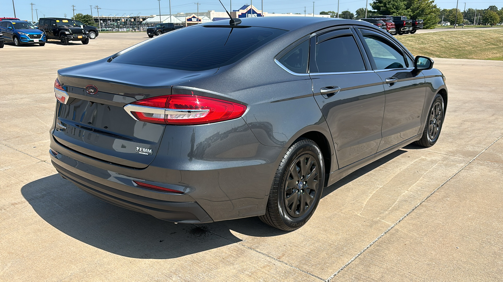 2019 Ford Fusion S 8