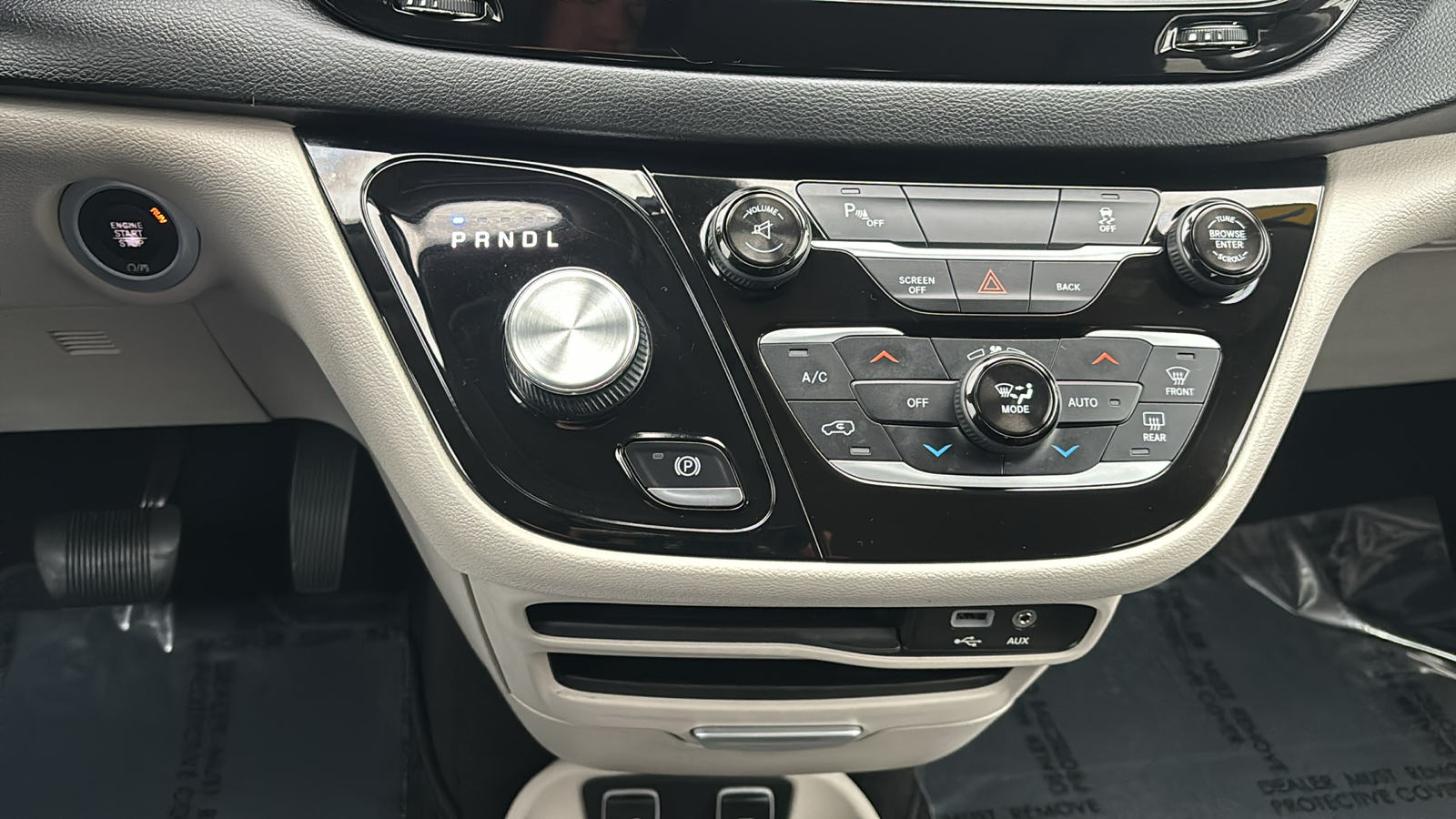 2017 Chrysler Pacifica Touring L 18