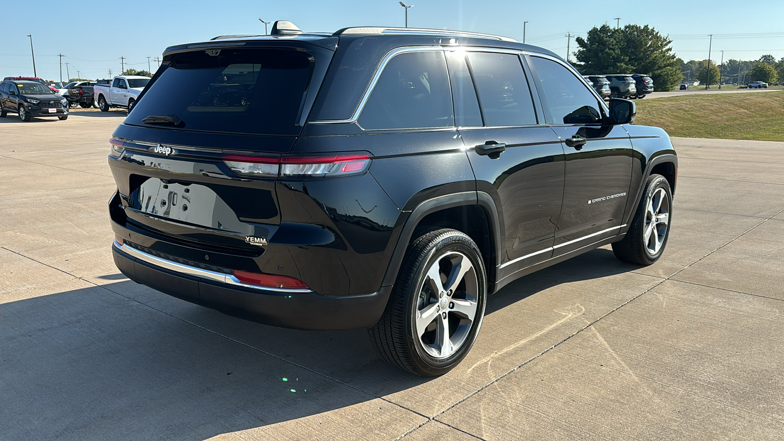 2023 Jeep Grand Cherokee Limited 8