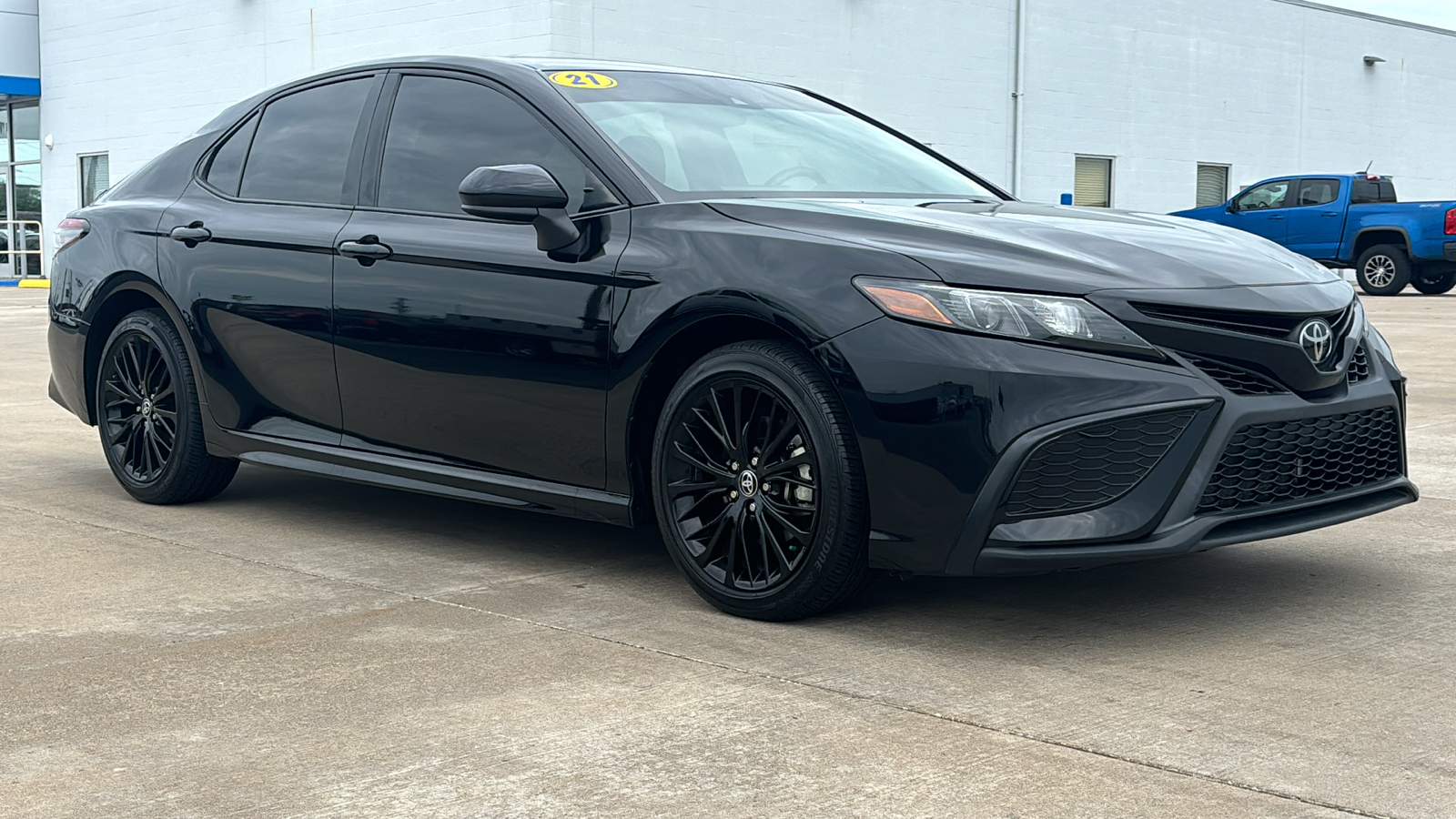 2021 Toyota Camry SE 1