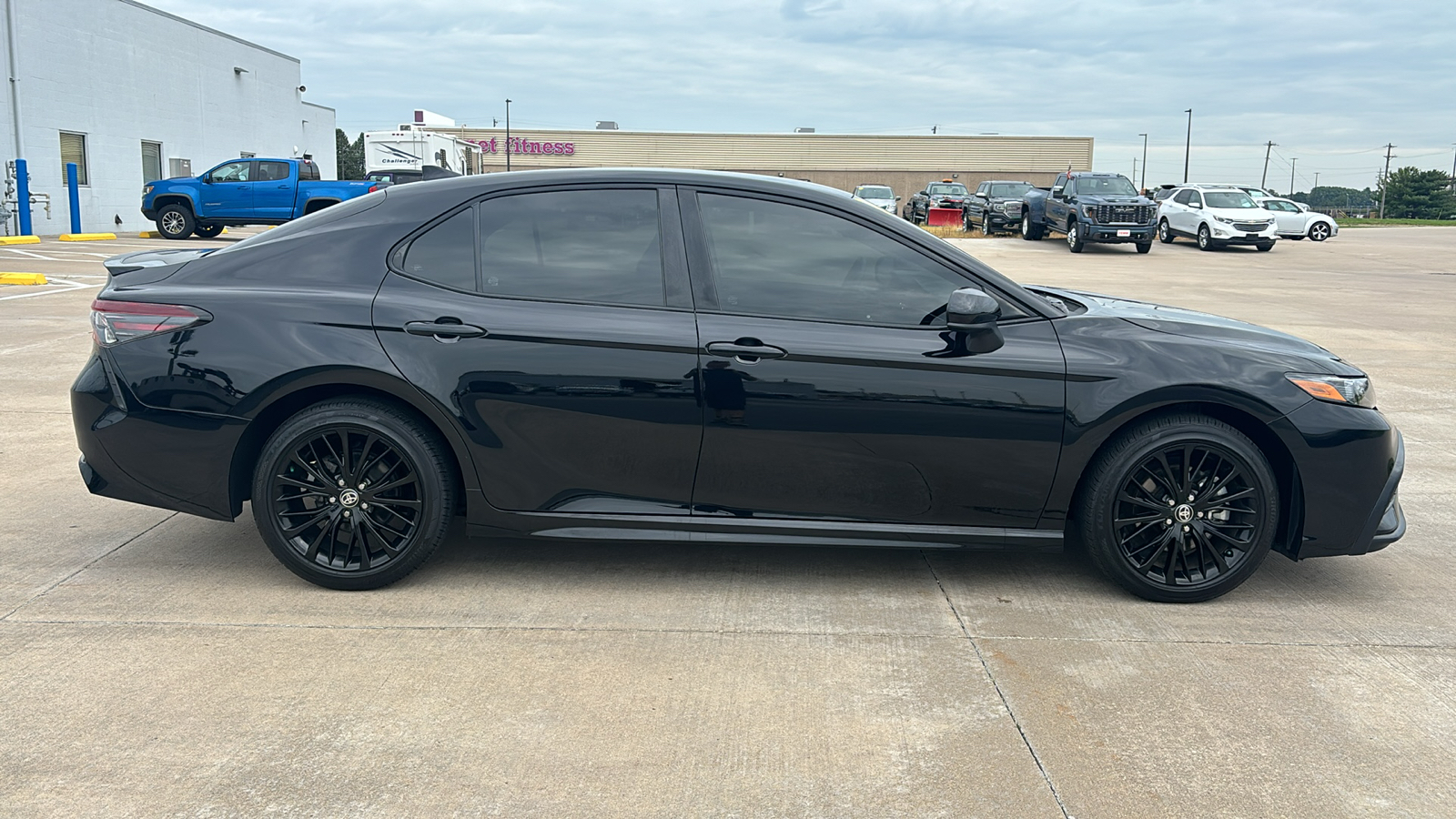 2021 Toyota Camry SE 9