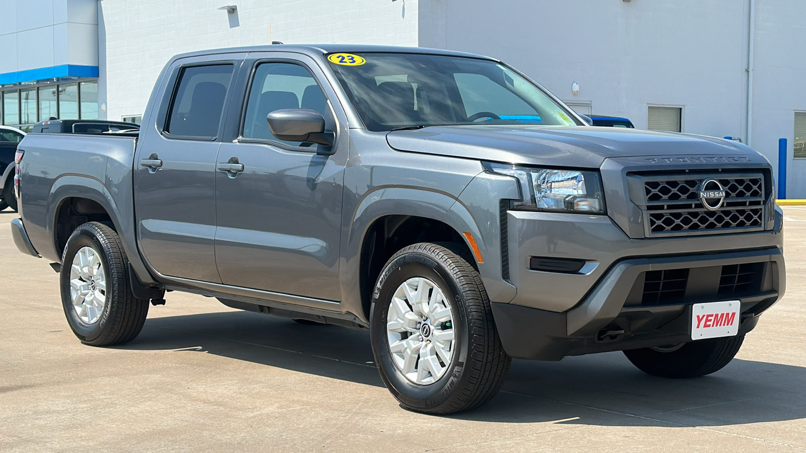 2023 Nissan Frontier SV 2