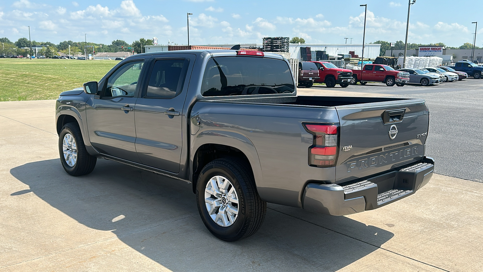 2023 Nissan Frontier SV 6