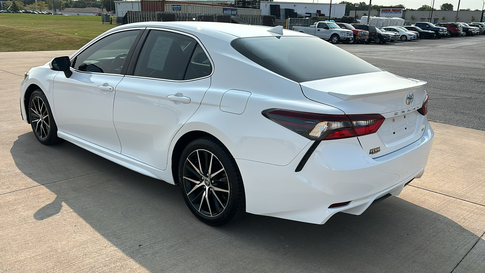 2021 Toyota Camry SE 6