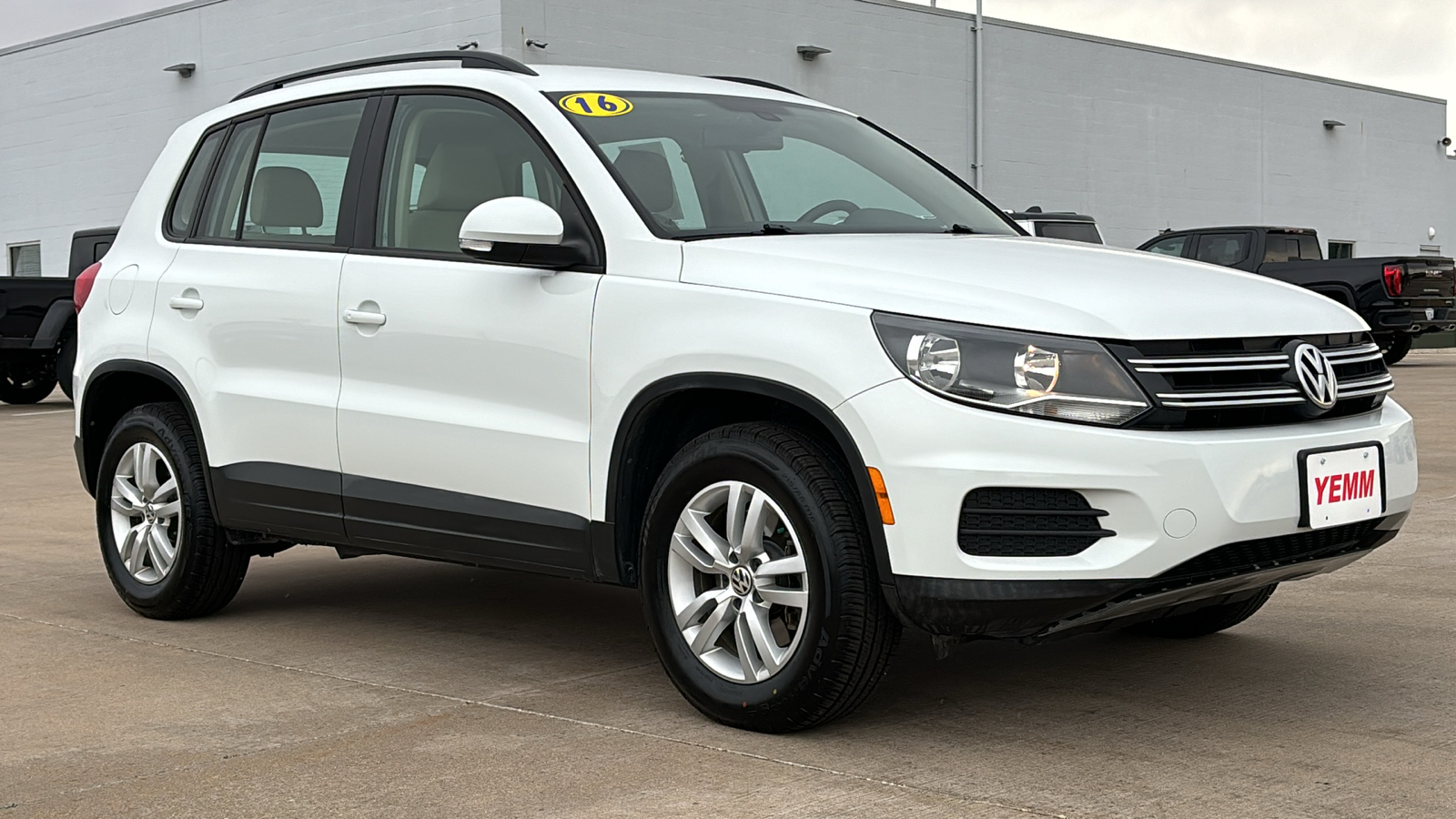 2016 Volkswagen Tiguan S 1