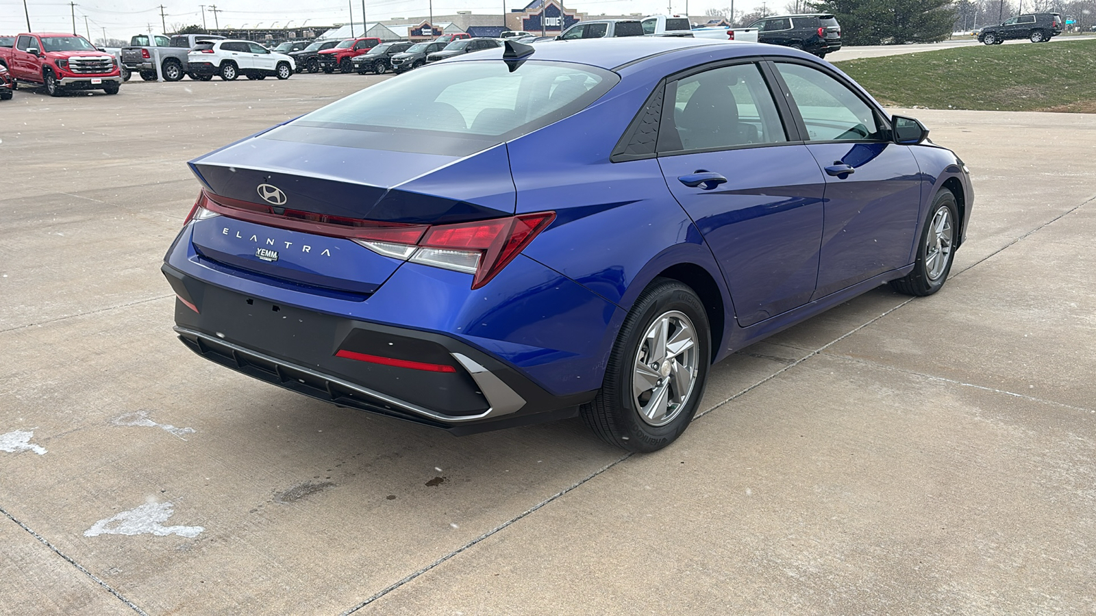 2024 Hyundai Elantra SE 8