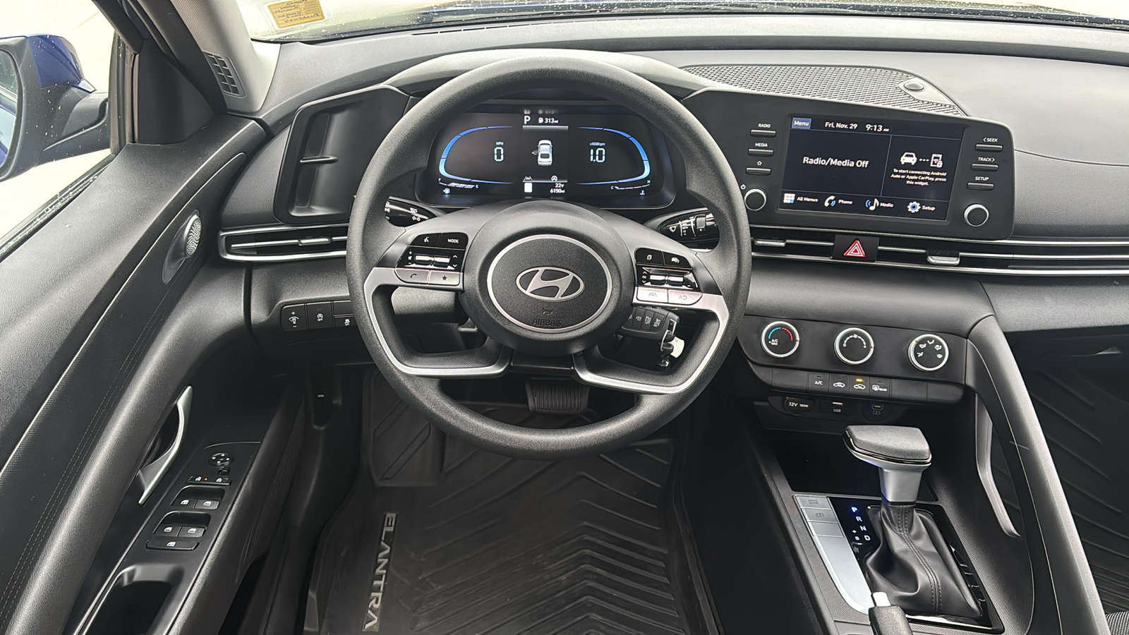 2024 Hyundai Elantra SE 12