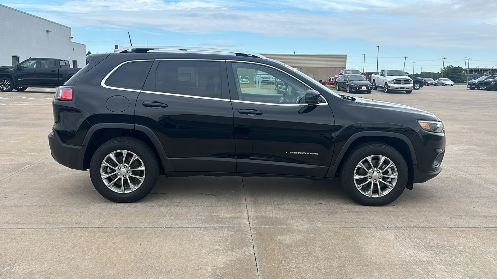 2021 Jeep Cherokee Latitude Lux 9