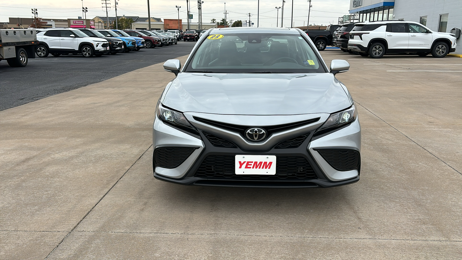 2023 Toyota Camry SE 3