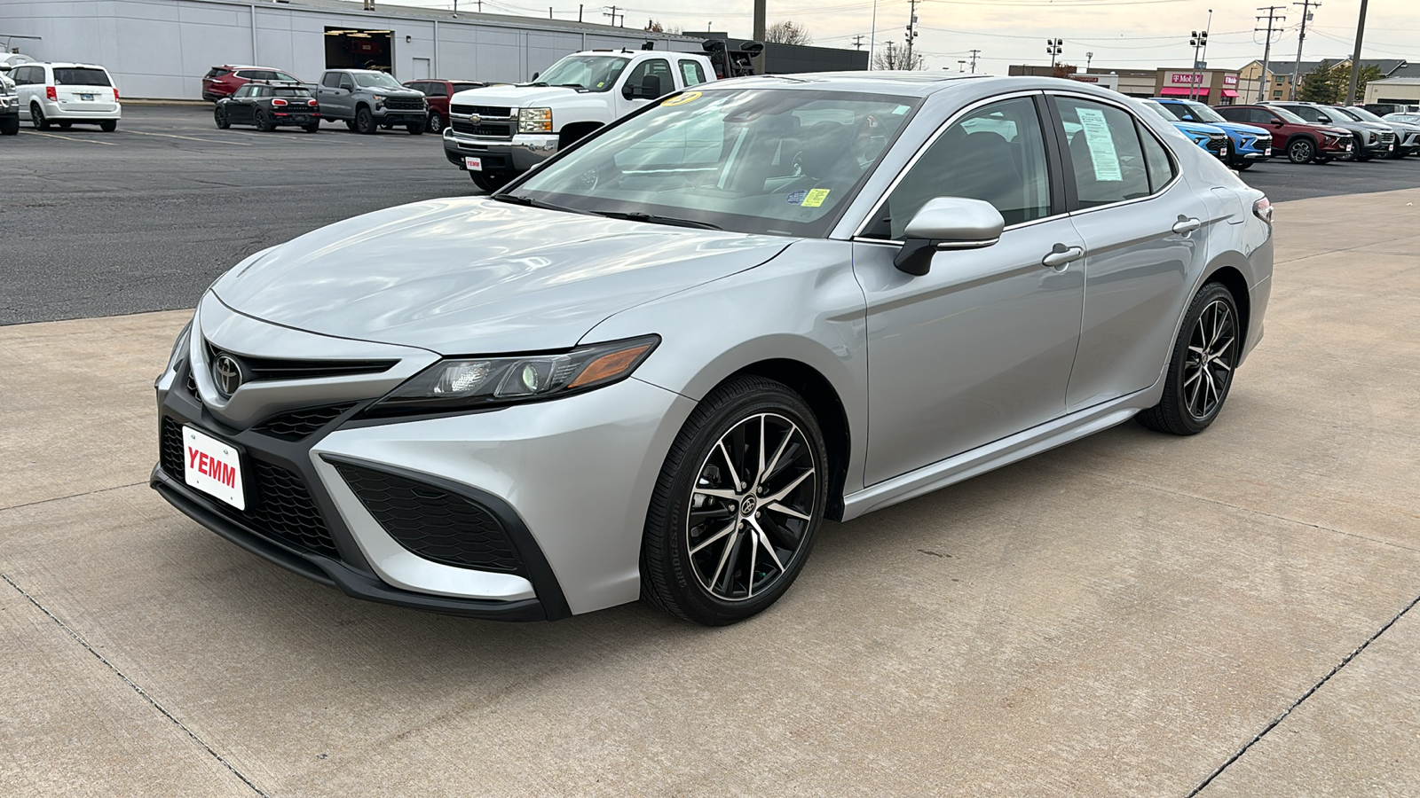 2023 Toyota Camry SE 4