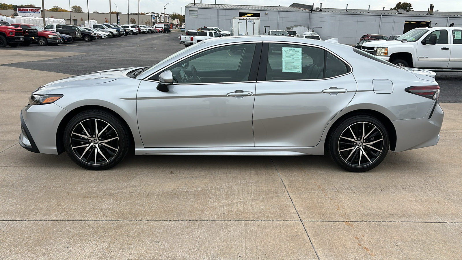 2023 Toyota Camry SE 5