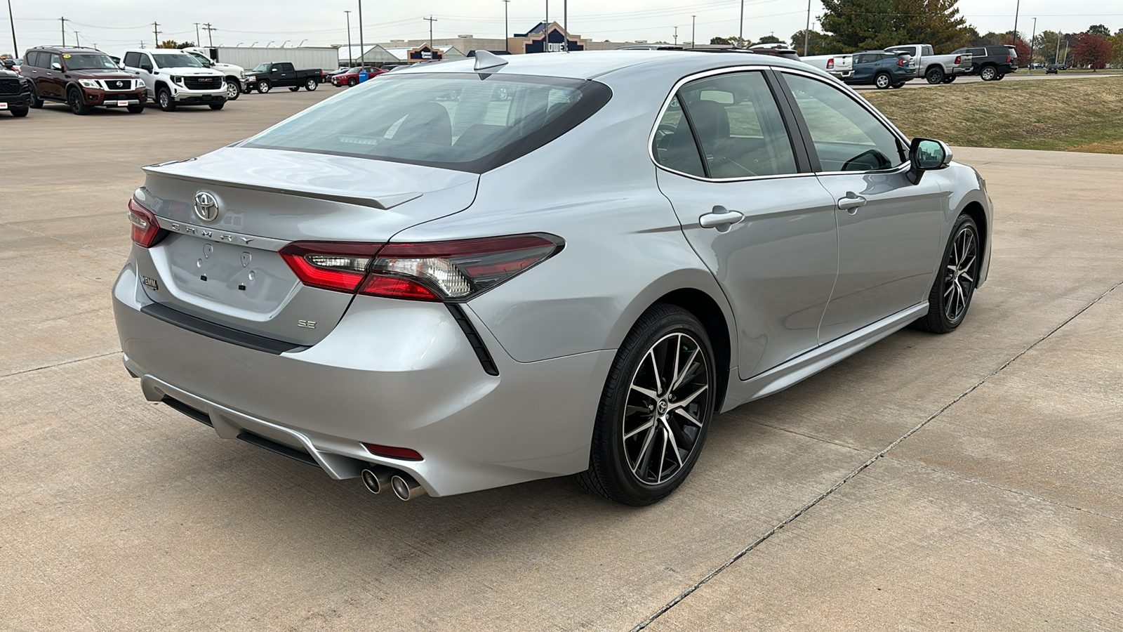 2023 Toyota Camry SE 8