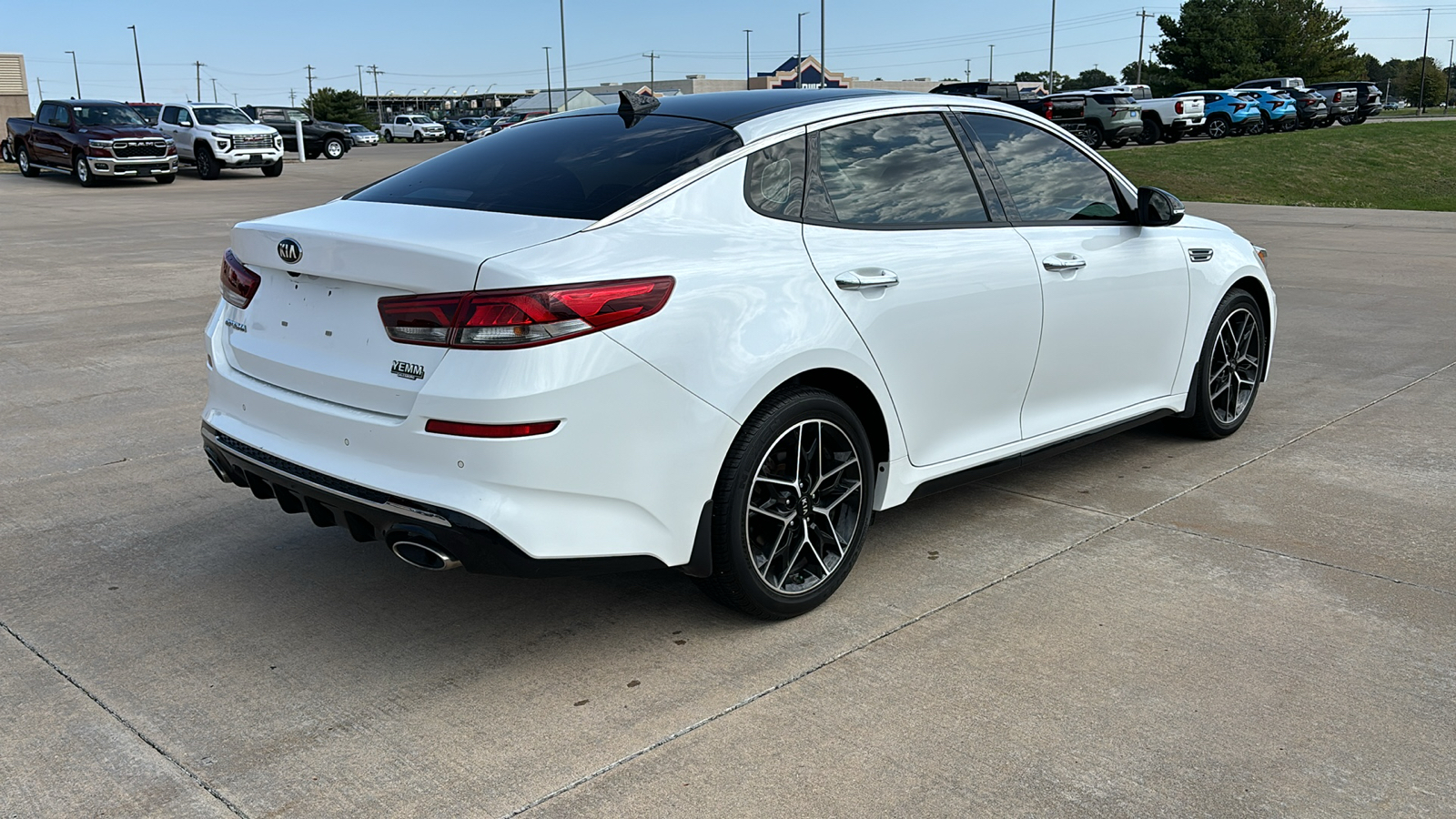 2020 Kia Optima SE 8