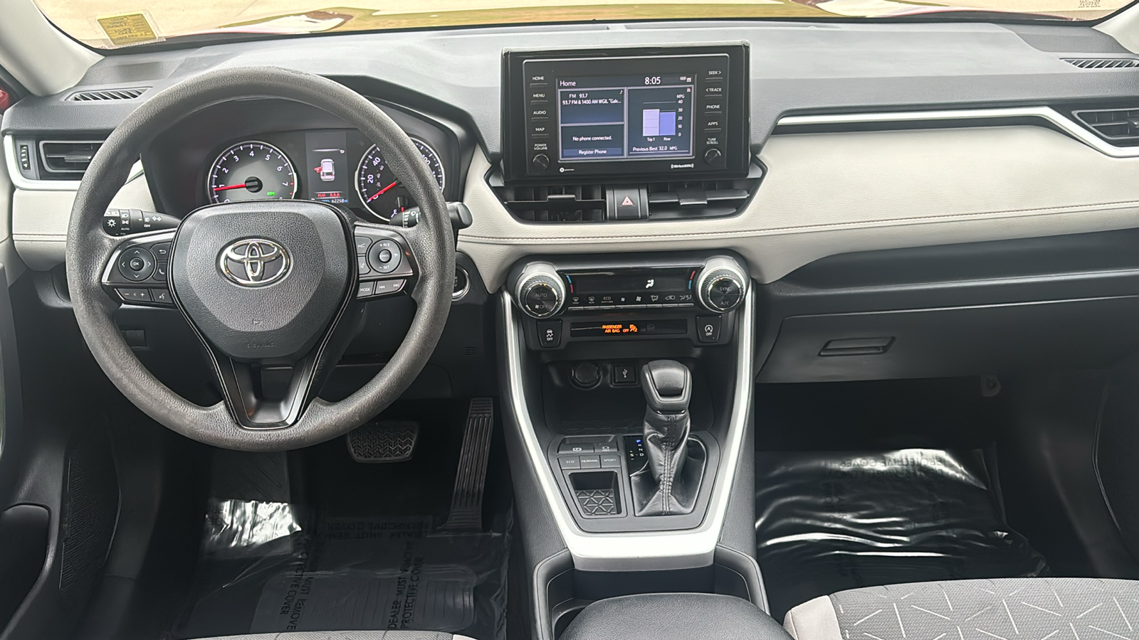 2020 Toyota RAV4 XLE 11