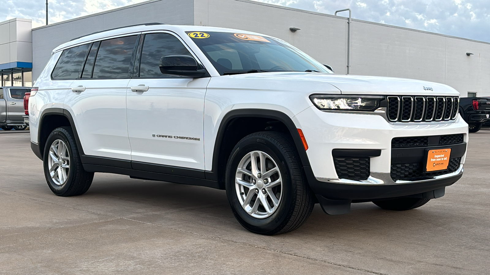 2022 Jeep Grand Cherokee L Laredo 1