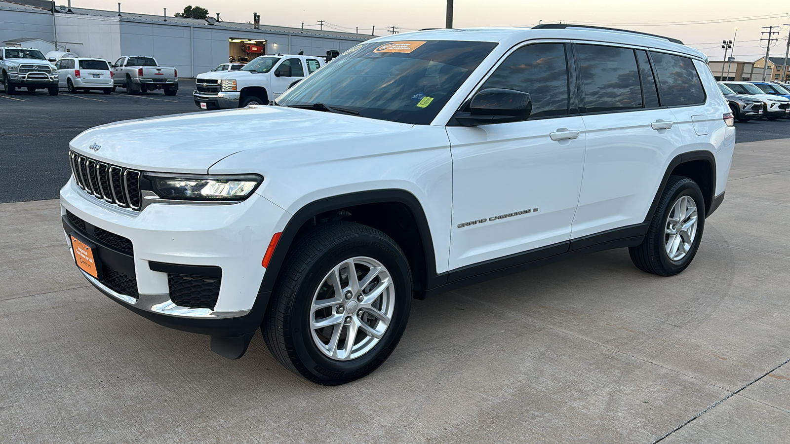 2022 Jeep Grand Cherokee L Laredo 4