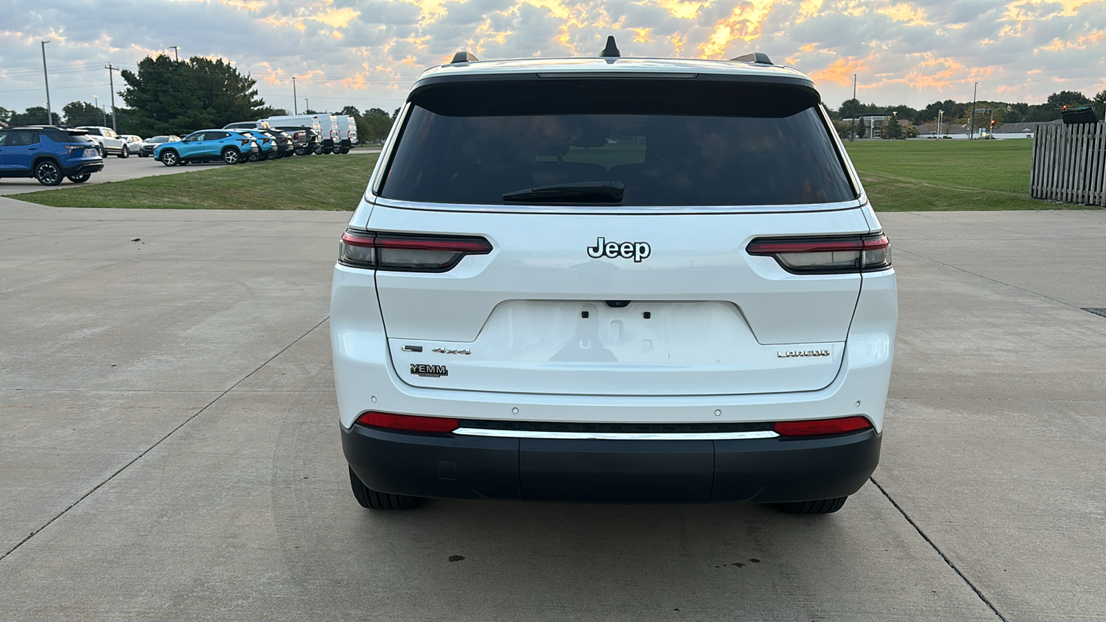 2022 Jeep Grand Cherokee L Laredo 7