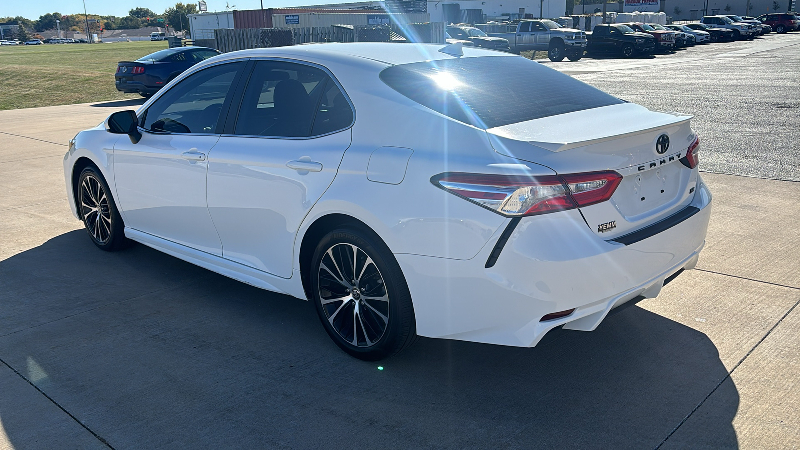 2020 Toyota Camry SE 6