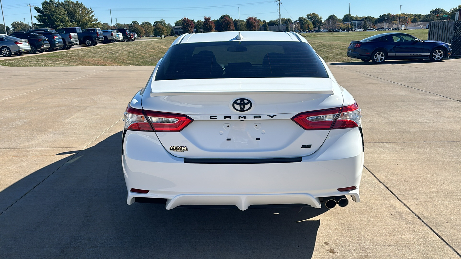 2020 Toyota Camry SE 7