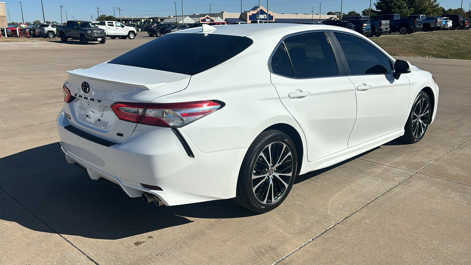 2020 Toyota Camry SE 8