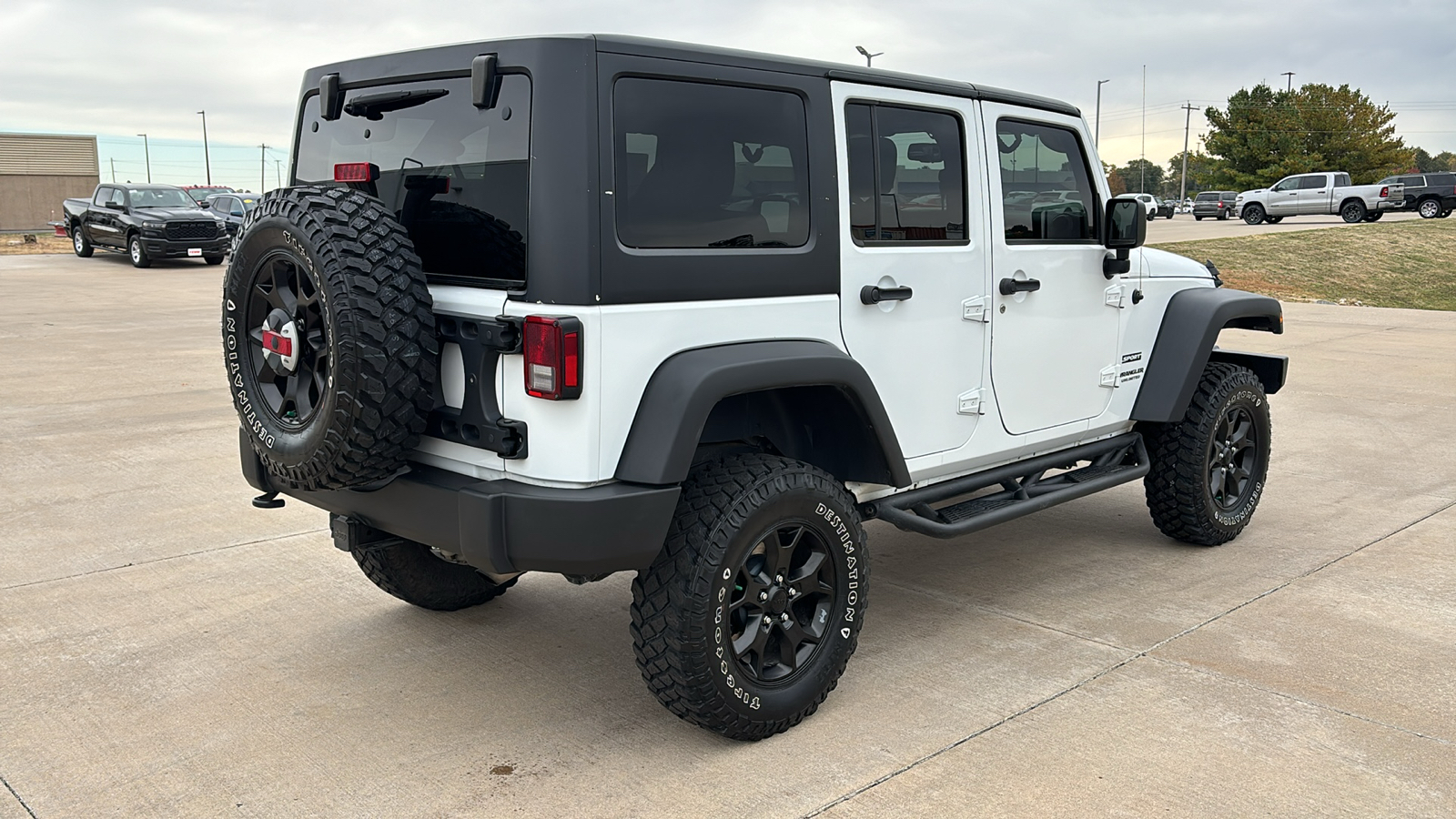 2017 Jeep Wrangler Unlimited Sport 8