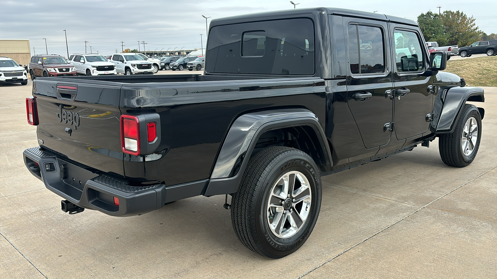 2024 Jeep Gladiator Sport 8