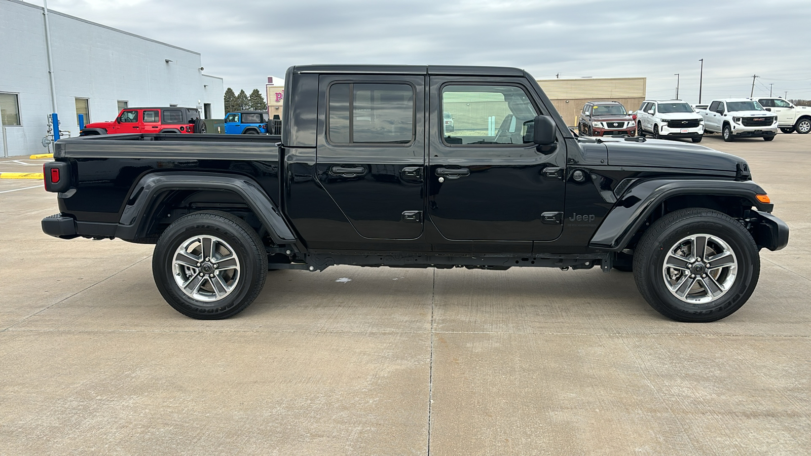 2024 Jeep Gladiator Sport 9