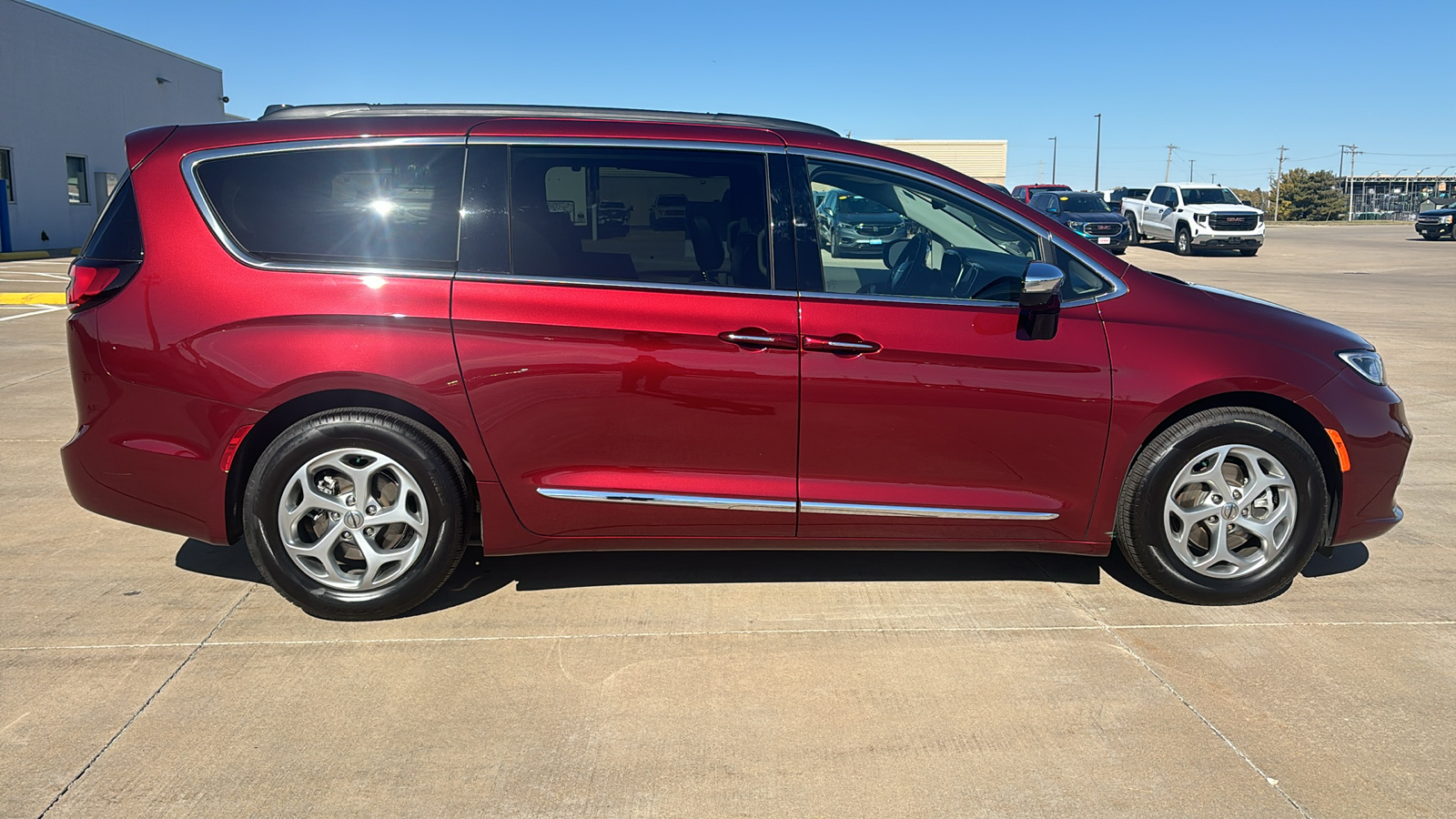 2023 Chrysler Pacifica Limited 9