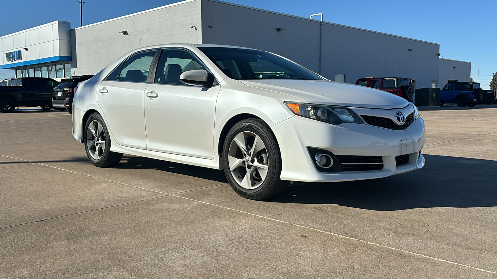 2014 Toyota Camry SE 2