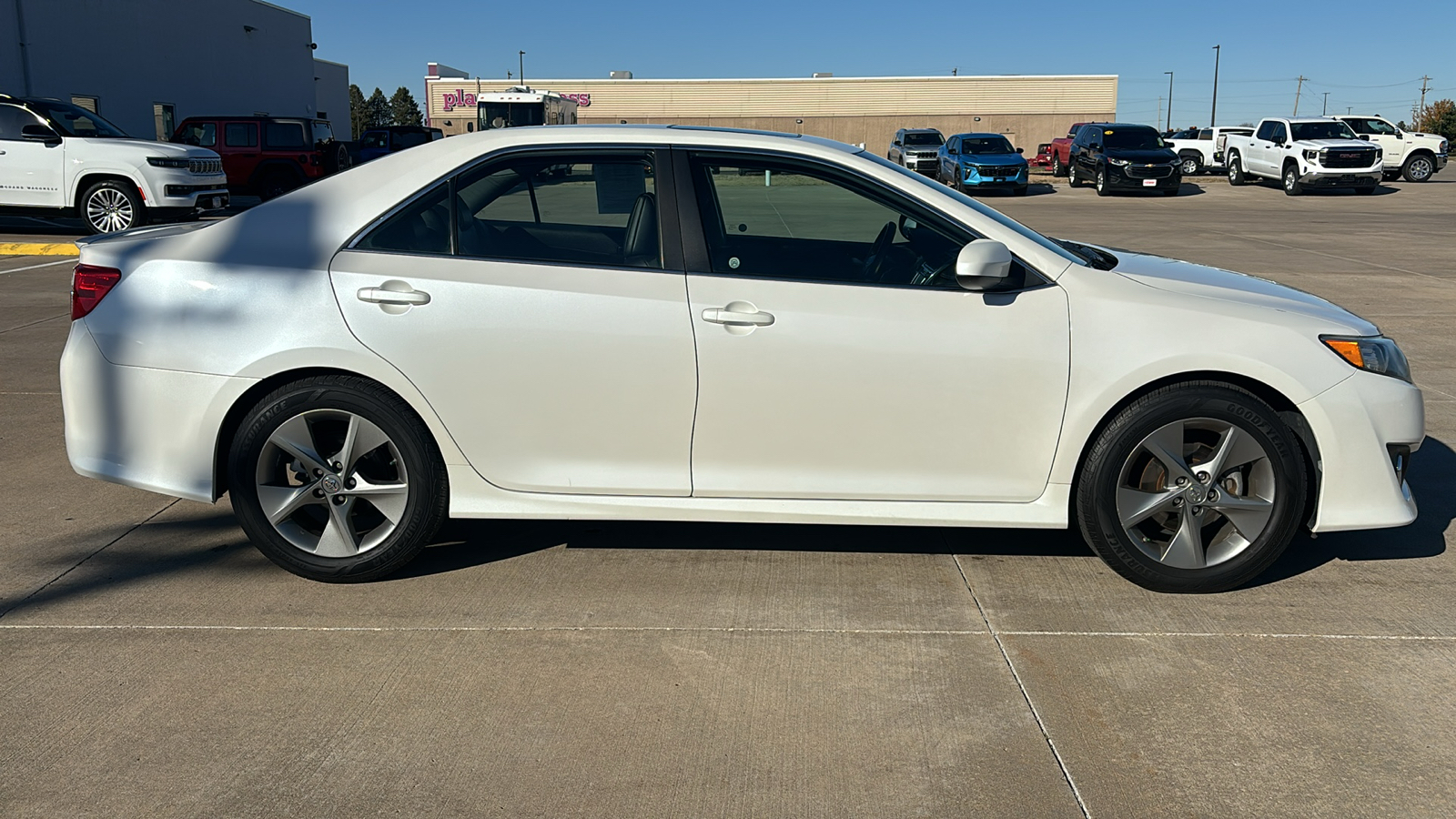 2014 Toyota Camry SE 9