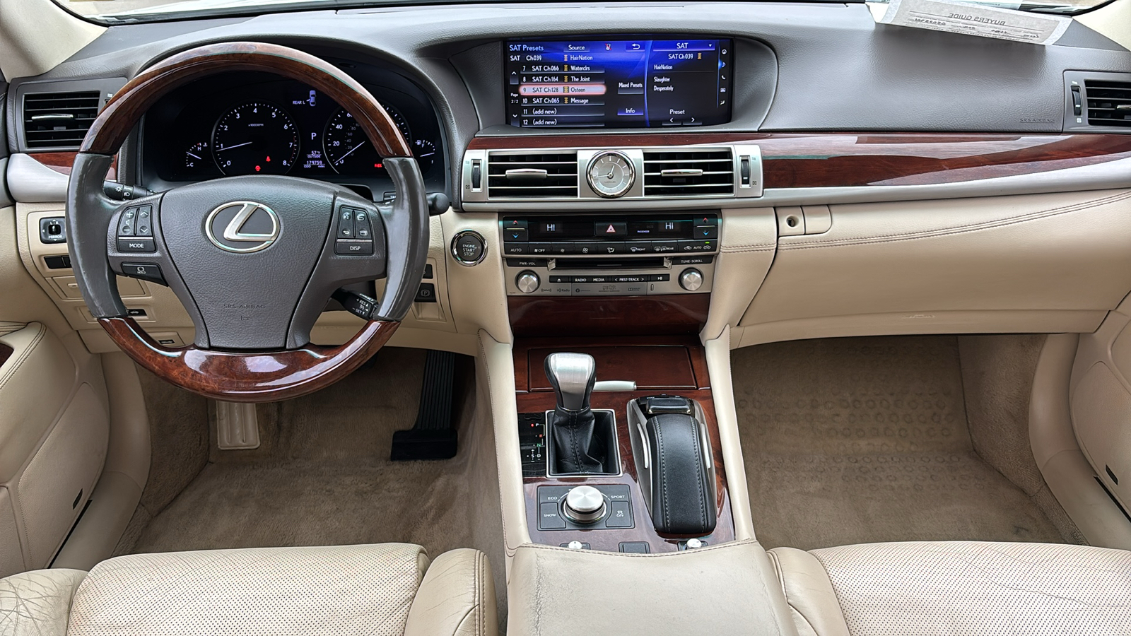 2016 Lexus LS 460 11