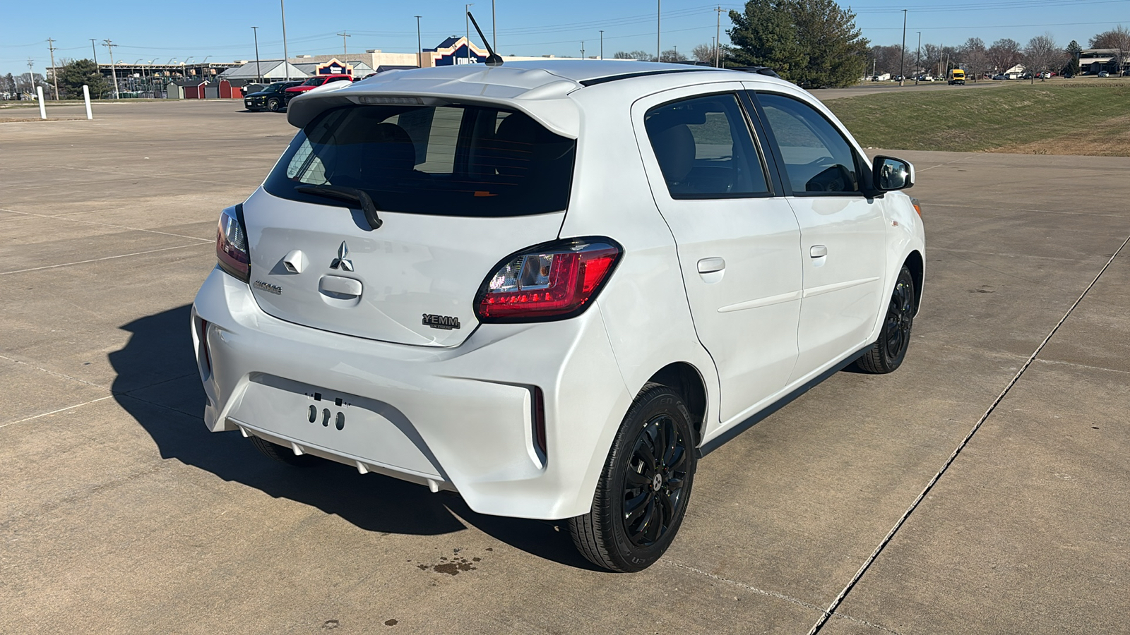 2022 Mitsubishi Mirage ES 8