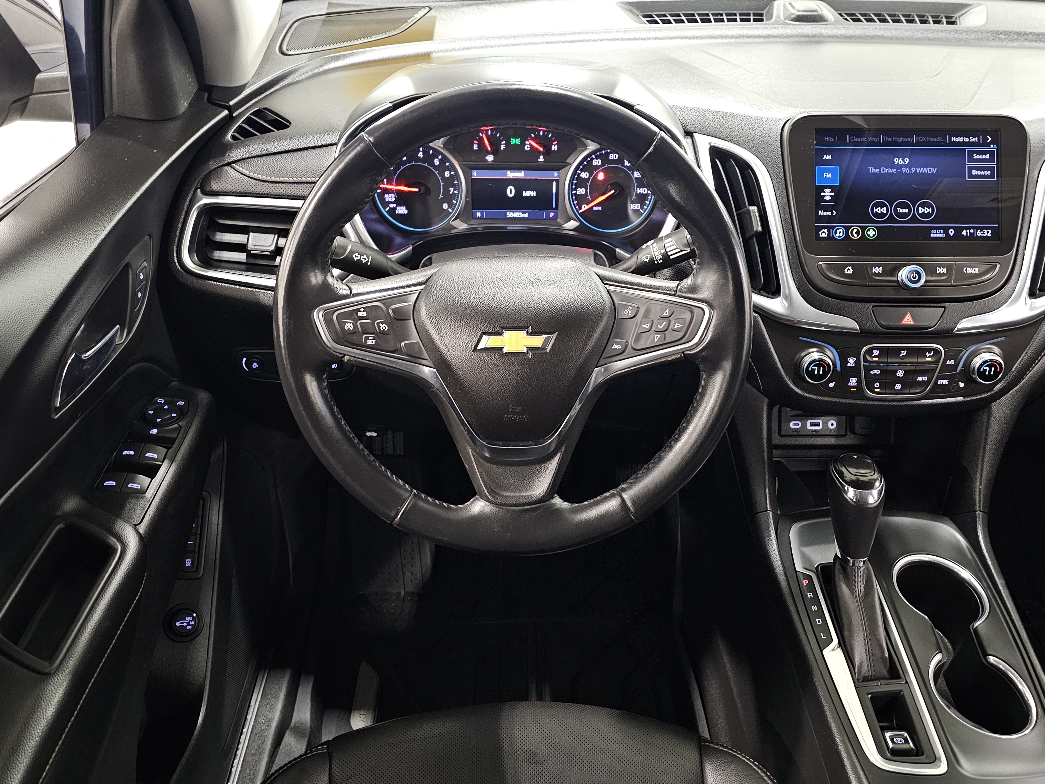 2019 Chevrolet Equinox Premier 28