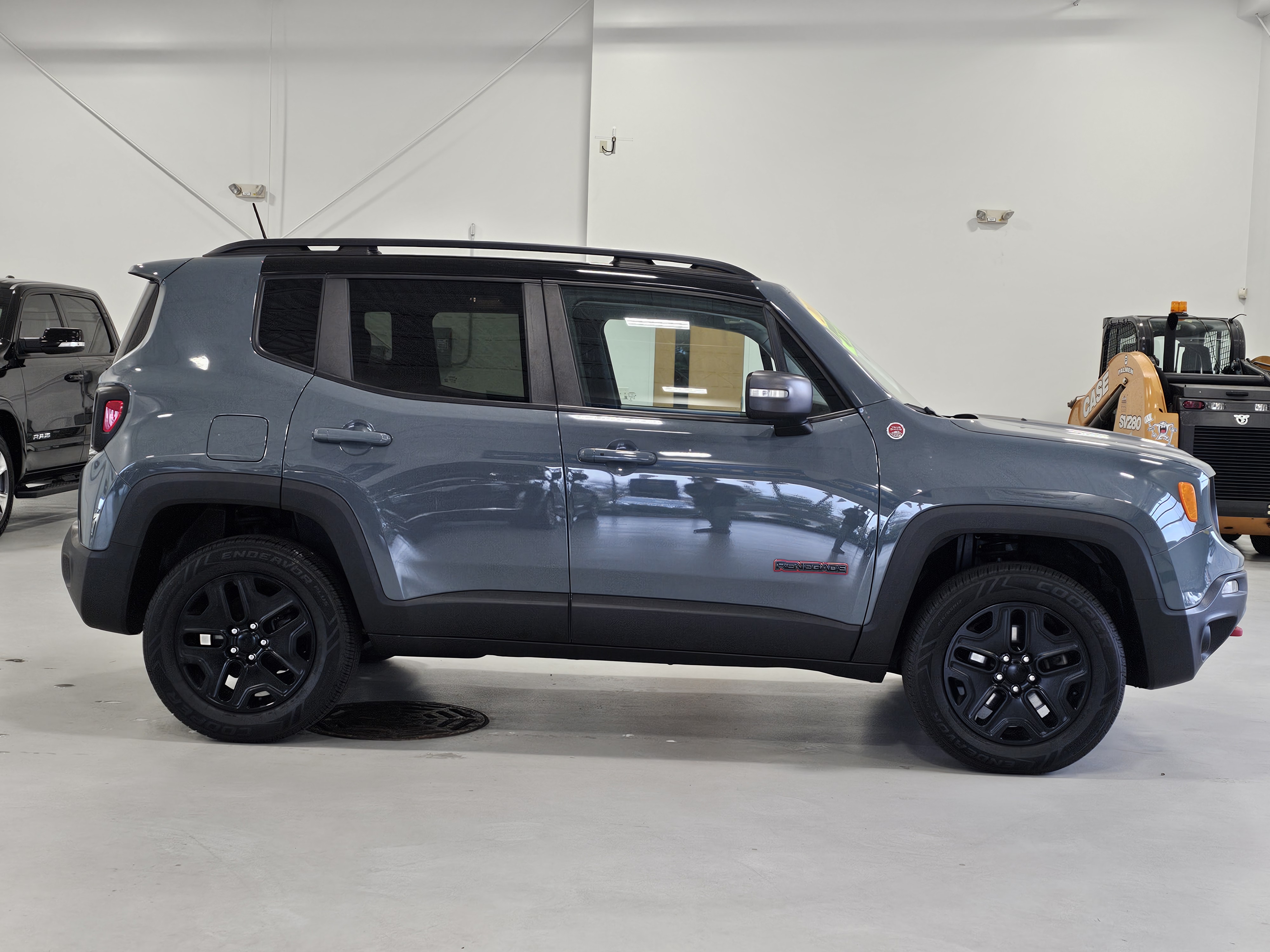 2018 Jeep Renegade Trailhawk 2