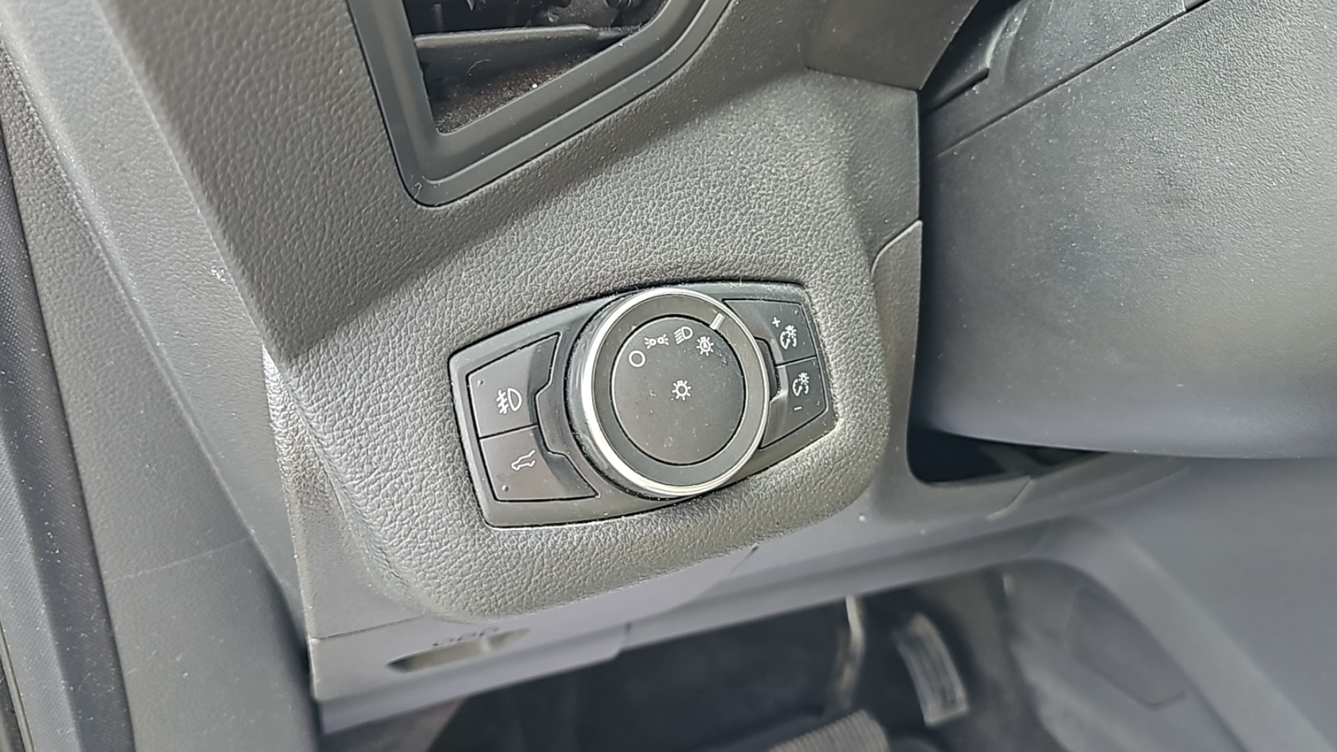 2019 Ford Escape SEL 11