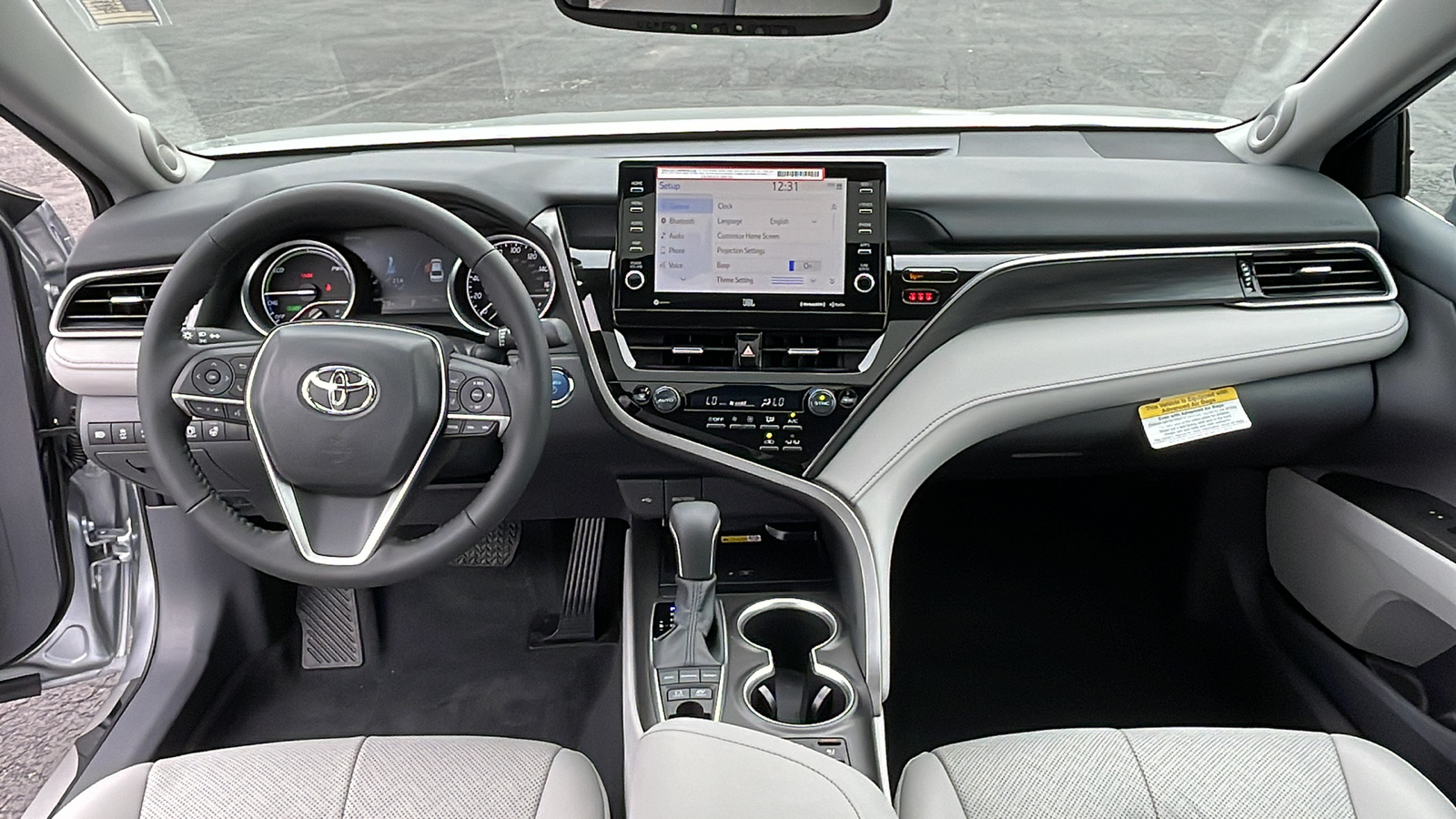 2024 Toyota Camry Hybrid XLE 31