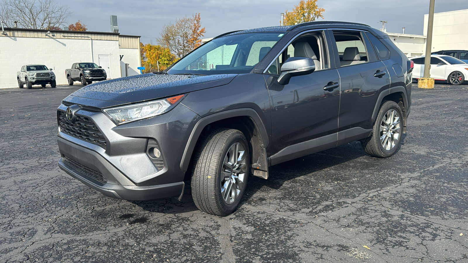 2021 Toyota RAV4 XLE Premium 3